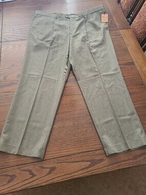 NWT Dockers Premium Pierce Dress Pants Pleated Relaxed Fit Wool Blend 44x30
